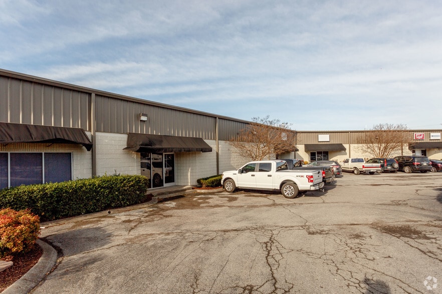 More Photos Of 2969 Armory Dr, Nashville Light Distribution For Lease