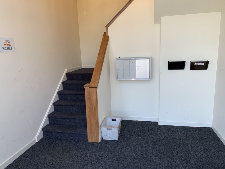 More Photos Of 7 Church Rd, Hatfield Office For Sale