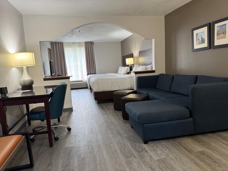 More Photos Of 2621 N Columbia St, Milledgeville Hotel For Sale