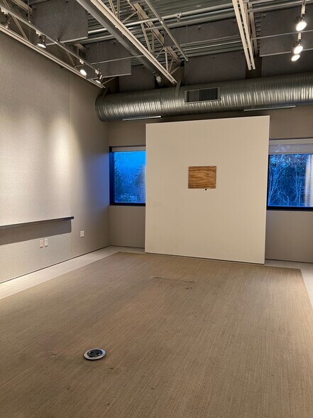 More Photos Of 29110 Inkster Rd, Southfield Office For Lease