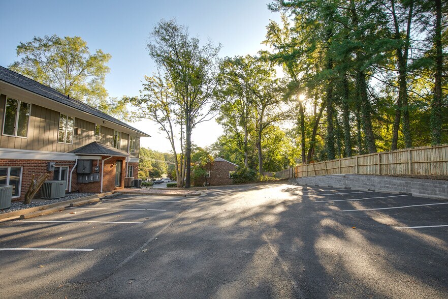 More Photos Of 8417 Patterson Ave, Richmond Office For Lease