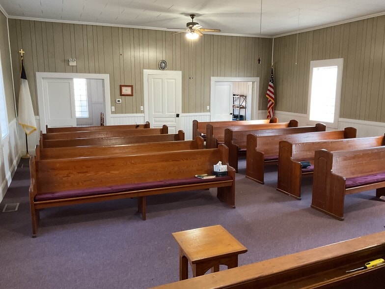 More Photos Of 301 Thermal City Rd, Union Mills Specialty For Sale