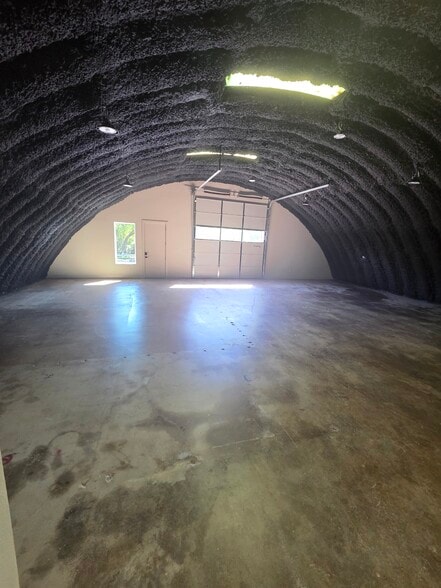 More Photos Of 8626 Old Bee Caves Rd, Austin Warehouse For Lease