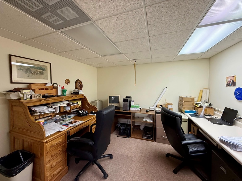 More Photos Of 711 S Calumet Rd, Chesterton Office For Sale