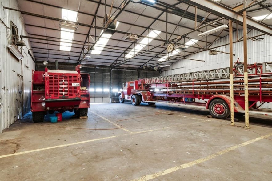 More Photos Of 2901 Jasper St, Wichita Falls Office For Sale