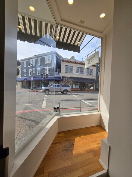 More Photos Of 666 Bridgeway, Sausalito General Retail For Sale