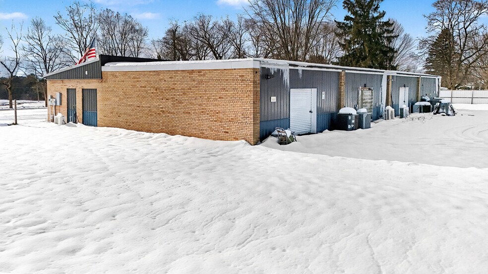 More Photos Of 2565 111th Ave, Allegan Office For Sale