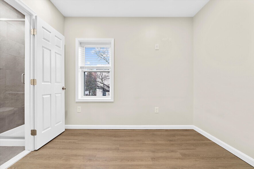 More Photos Of 38 Bloomsbury Ave, Catonsville General Retail For Lease