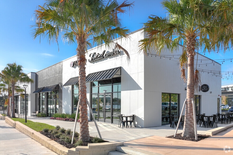 More Photos Of 320-340 Kathleen Rd, Lakeland Storefront For Lease