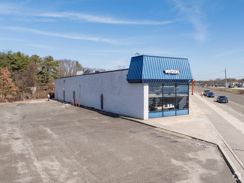 More Photos Of 4481-4517 Sunrise Hwy, Bohemia Storefront For Sale