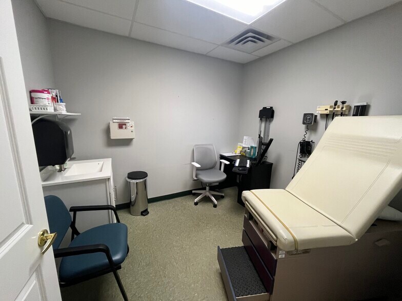 More Photos Of 40 Bey Lea Rd, Toms River Medical For Sale