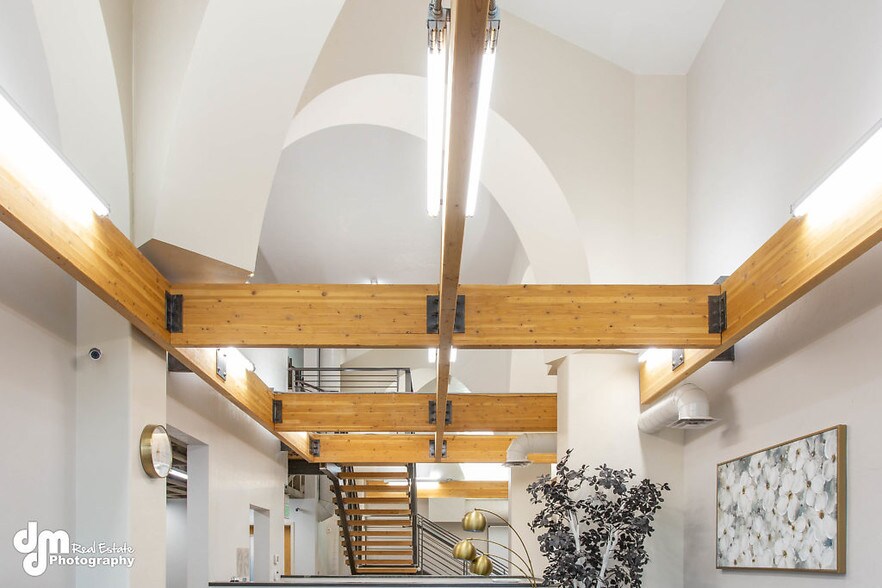 More Photos Of 8801-8811 Toloff St, Anchorage Office For Sale