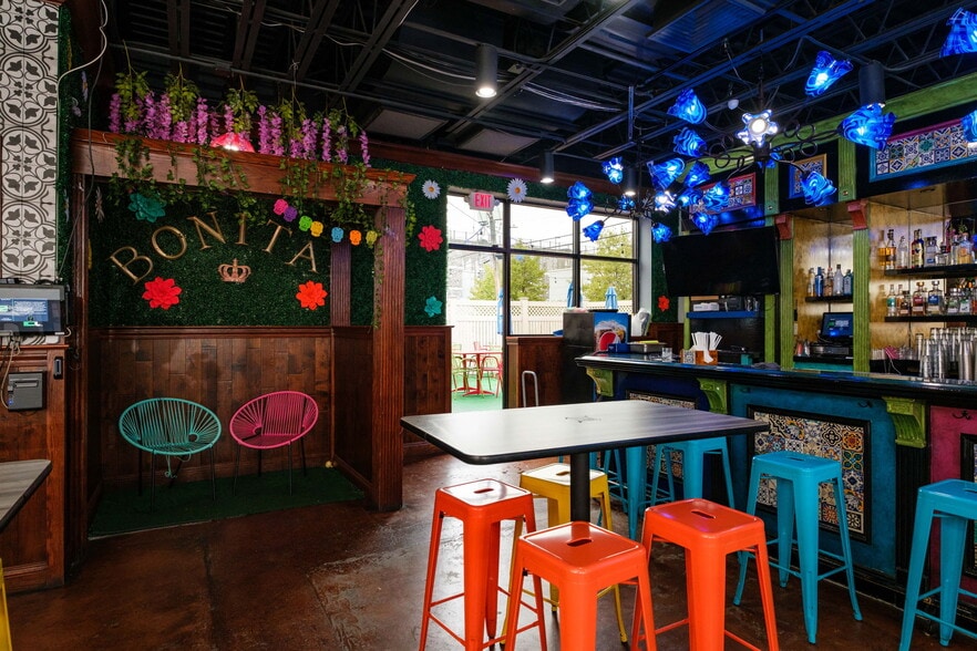 More Photos Of 1007 S Main St, Harrisonburg Restaurant For Lease