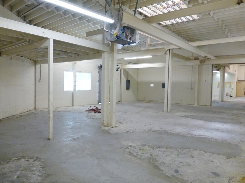 More Photos Of 16840 Alisal Ct, San Lorenzo Warehouse For Lease