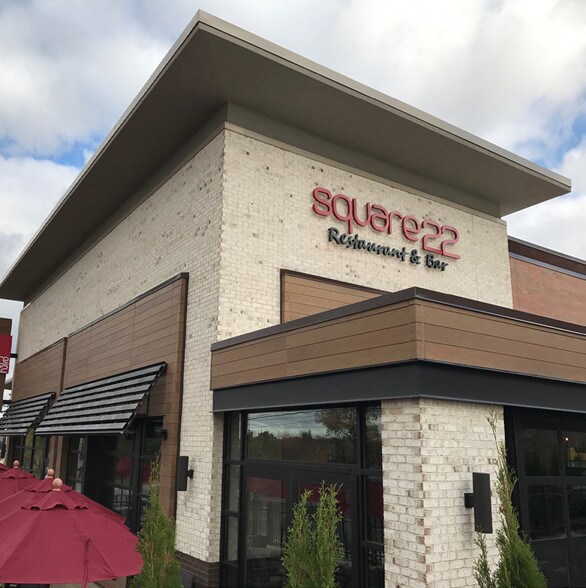 More Photos Of 13405-13485 Pearl Rd, Strongsville Freestanding For Lease