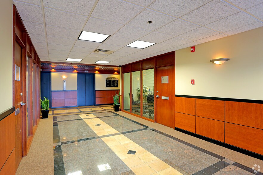 More Photos Of 2727 E 21st St, Tulsa Office For Lease