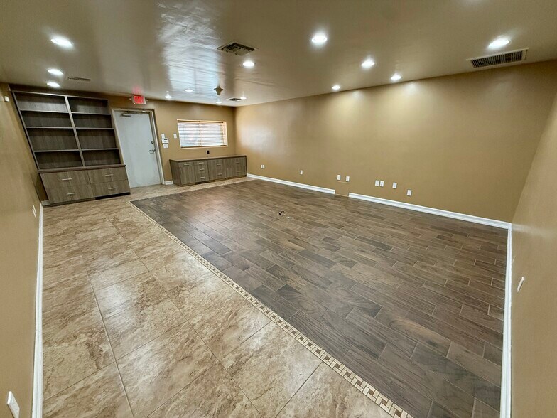 More Photos Of 1280 Rockpebble Ave, North Las Vegas Light Manufacturing For Lease