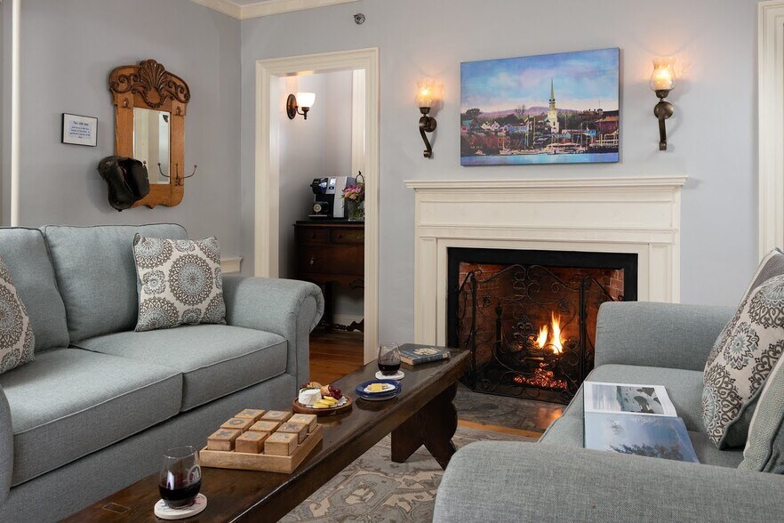 More Photos Of 72 Elm St, Camden Hospitality For Sale