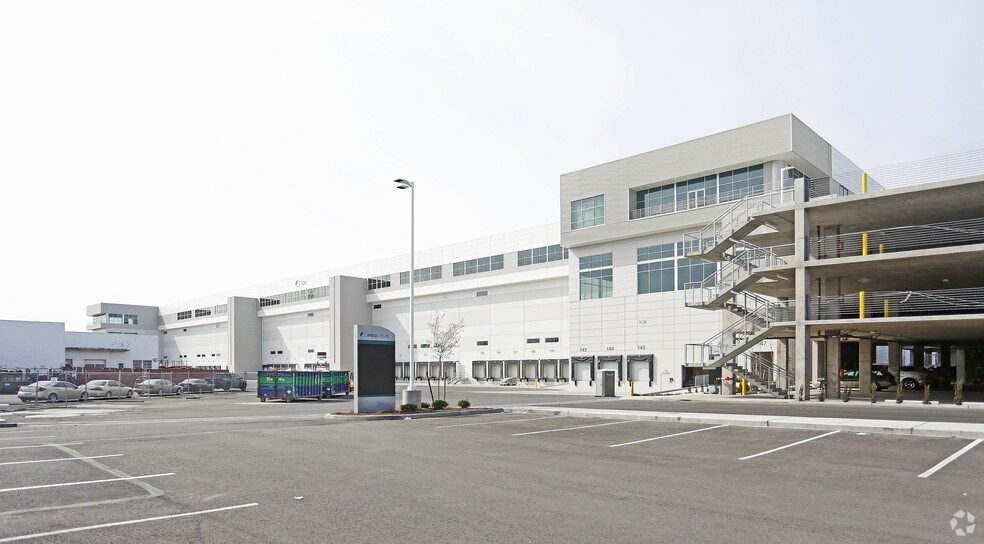 More Photos Of 6050 E Marginal Way S, Seattle Distribution For Lease