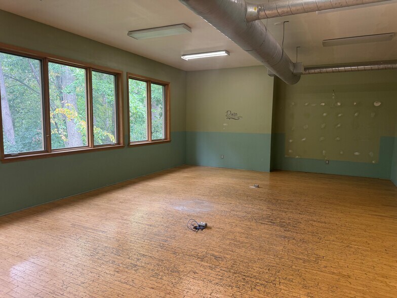 More Photos Of 23020 Power Rd, Farmington Medical For Sale