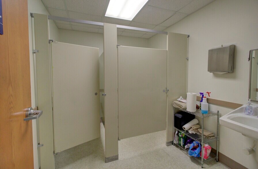 More Photos Of 224 E Main St, Ottawa Office For Sale