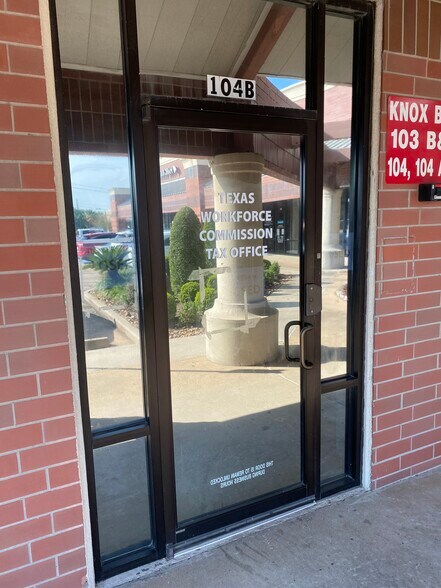 More Photos Of 4111 Fairmont Pky, Pasadena Unknown For Lease