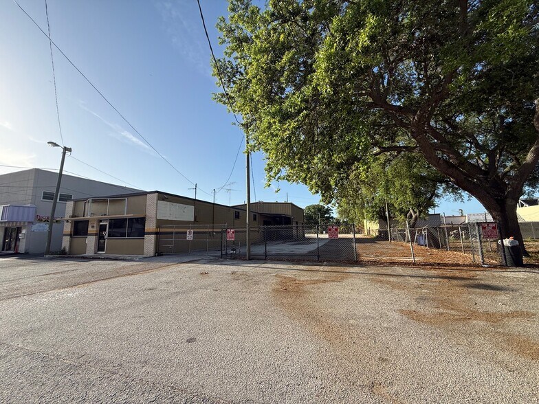 More Photos Of 3642 W Cypress St, Tampa Light Manufacturing For Sale