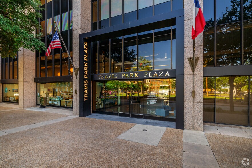 More Photos Of 711 Navarro St, San Antonio Office For Lease