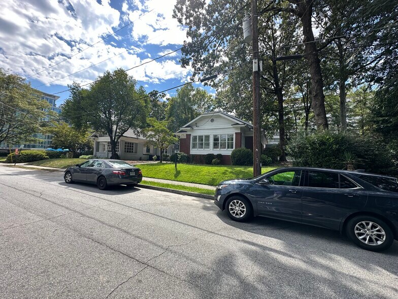 More Photos Of 3082 E Shadowlawn Ave NE, Atlanta Freestanding For Lease