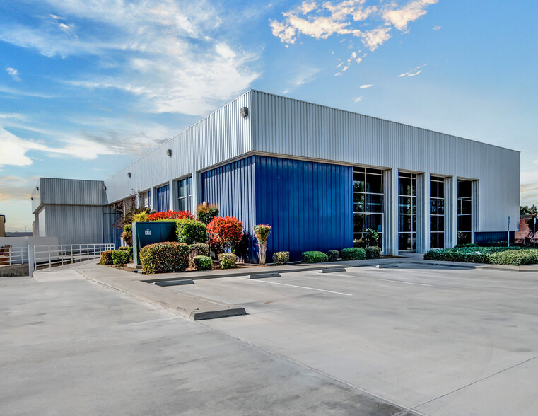 Primary Photo Of 1911 Mineral Ct, Bakersfield Warehouse For Lease