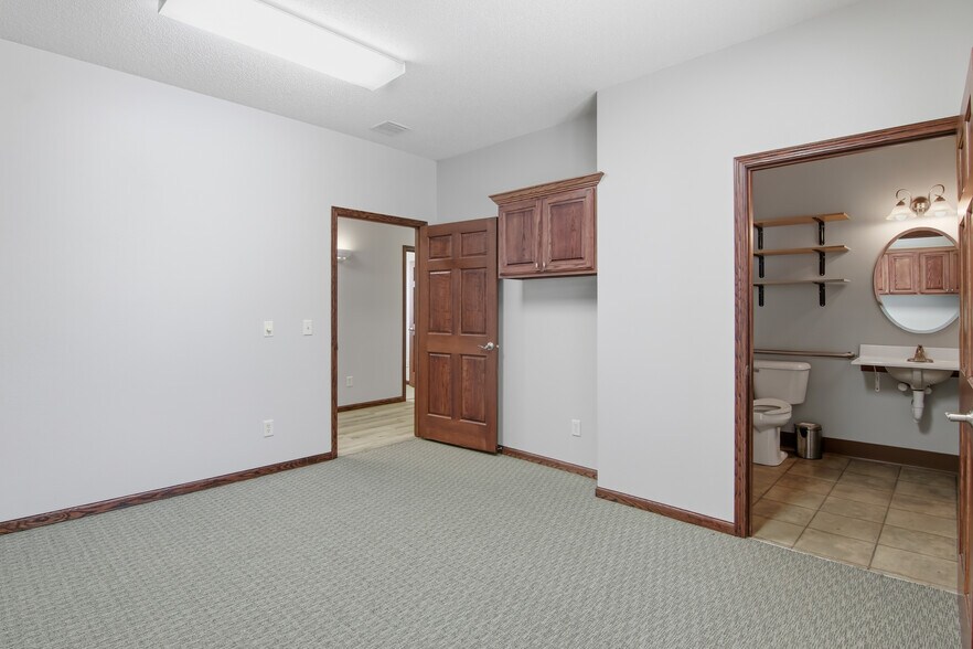 More Photos Of 2108 S Broadway St, Menomonie Office For Sale