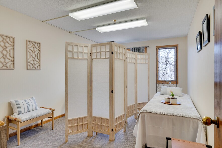 More Photos Of 14581-14585 Grand ave, Burnsville Office For Sale