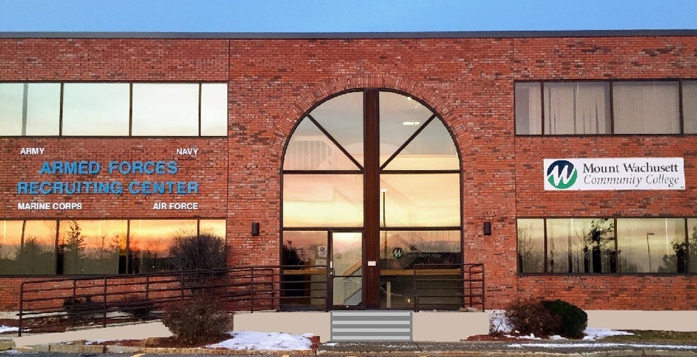 More Photos Of 100 Erdman Way, Leominster Medical For Lease