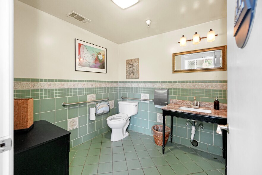 More Photos Of 742 B St, Hayward Restaurant For Sale