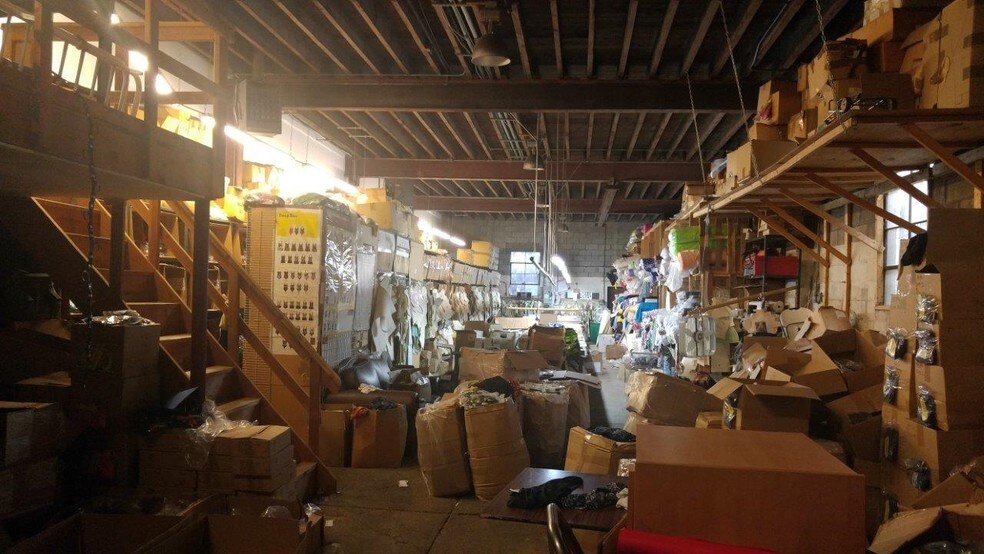 More Photos Of Midland Ave, Hicksville Warehouse For Sale
