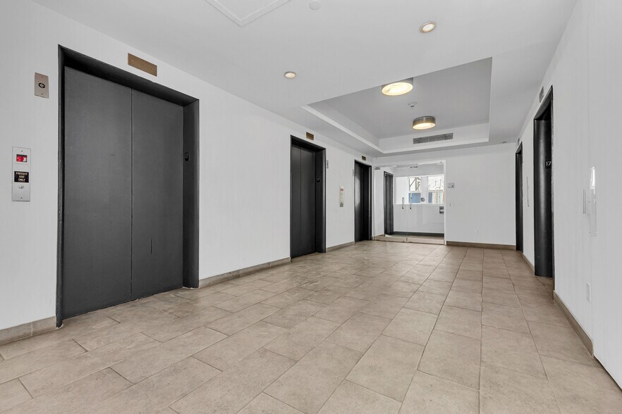 More Photos Of 131 W 33rd St, New York Office For Sale