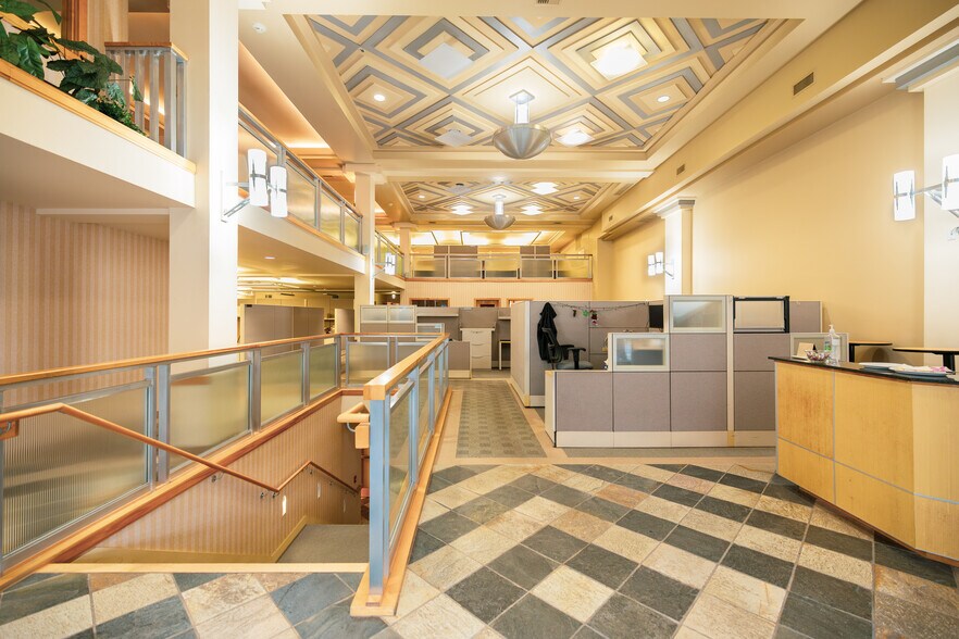 More Photos Of 1315 Cornwall Ave, Bellingham Office For Sale