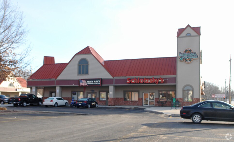 More Photos Of 2223-2323 Louisiana St, Lawrence Unknown For Lease