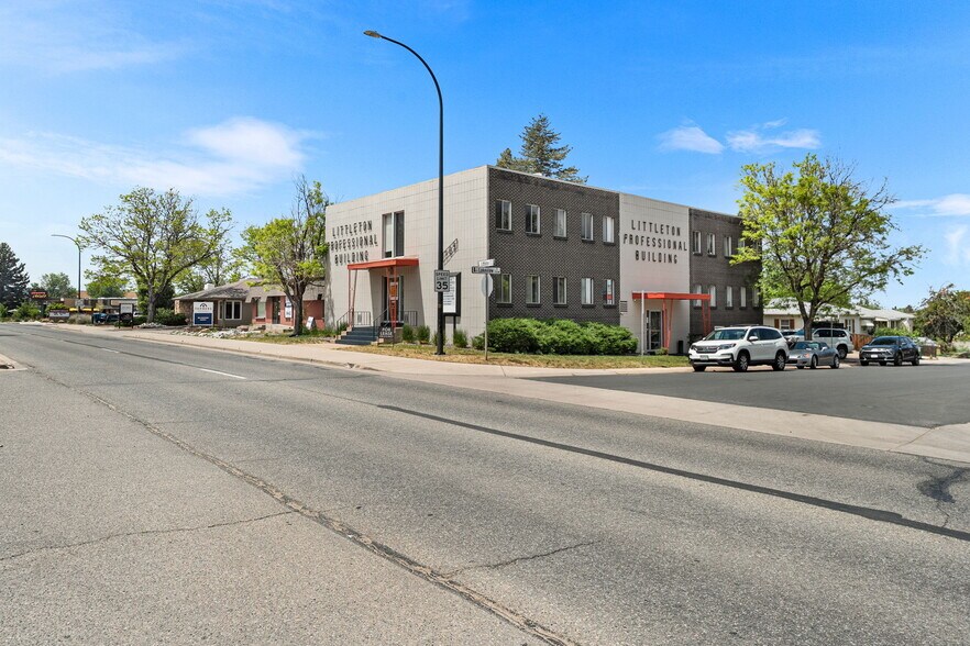 More Photos Of 709 W Littleton Blvd, Littleton Office For Sale