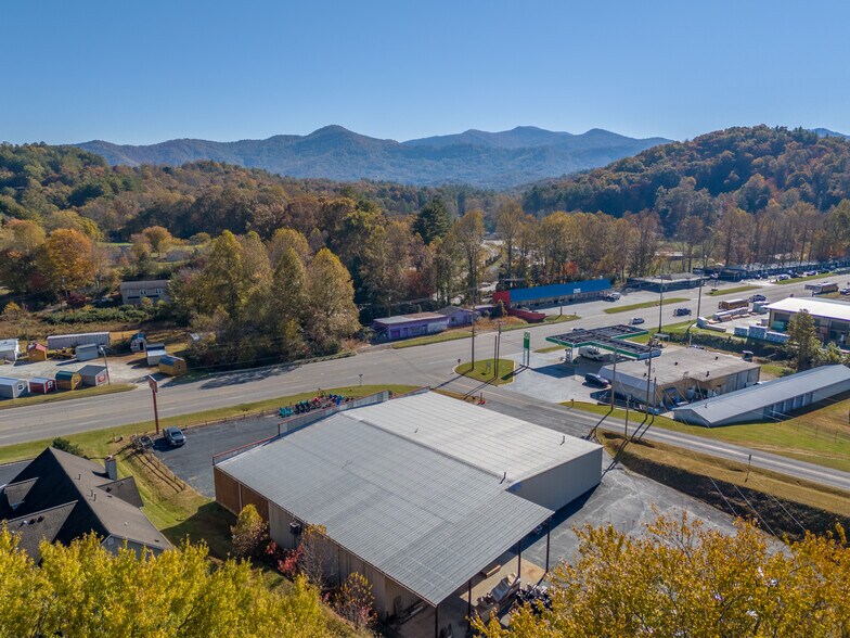 More Photos Of 25 Setser Branch Rd, Franklin Storefront For Sale