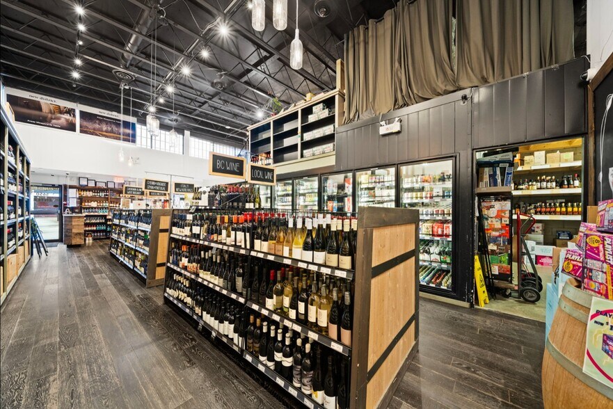 More Photos Of 5650 Dunbar St, Vancouver Storefront For Sale