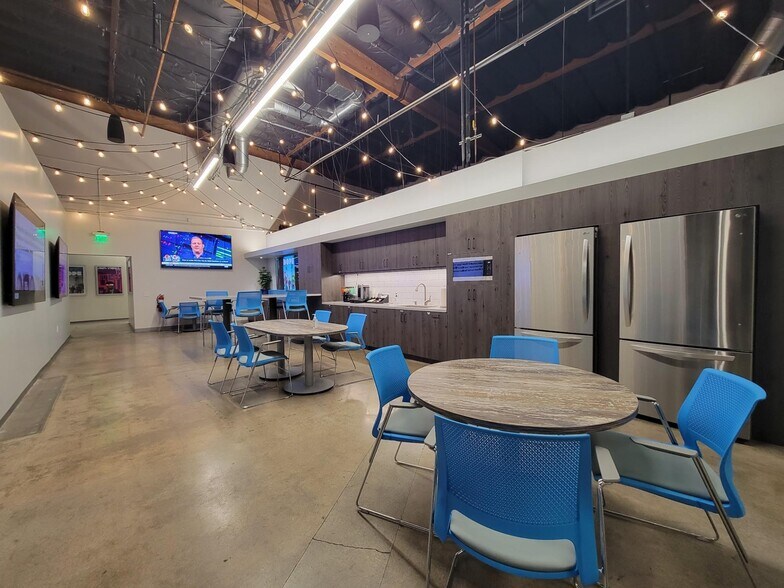 More Photos Of 2525 N Naomi St, Burbank Movie Radio TVStudio For Sale