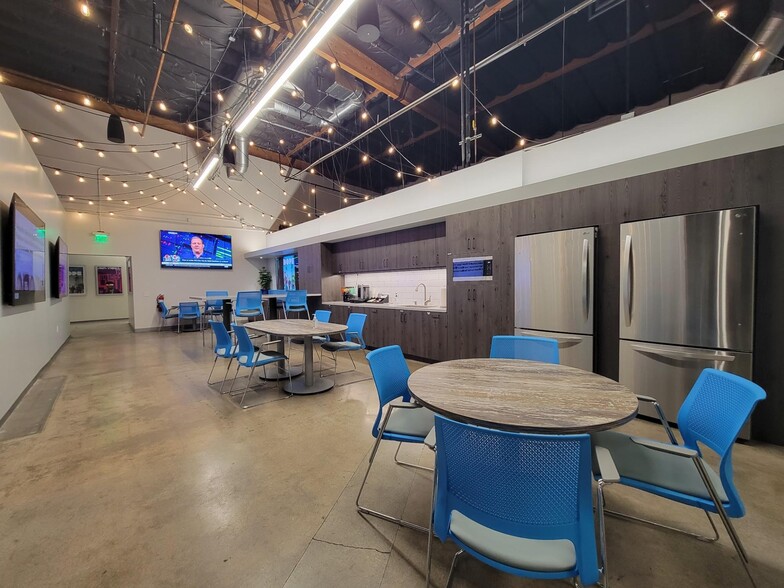 More Photos Of 2525 N Naomi St, Burbank Movie Radio TVStudio For Sale