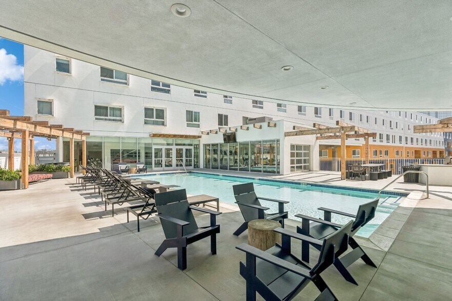 More Photos Of 300 S Santa Fe Ave, Los Angeles Apartments For Lease