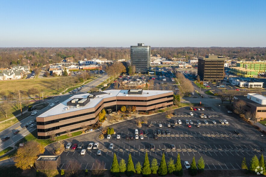More Photos Of 9100 Shelbyville Rd, Louisville Office For Lease