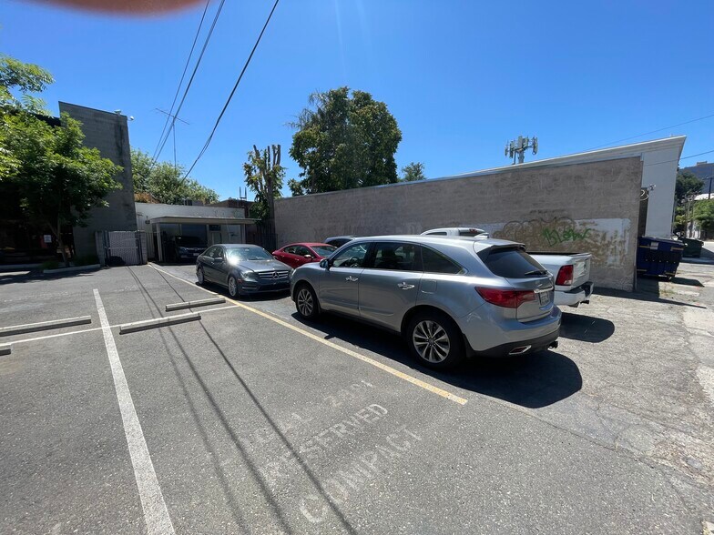 More Photos Of 1725 J St, Sacramento Office For Sale