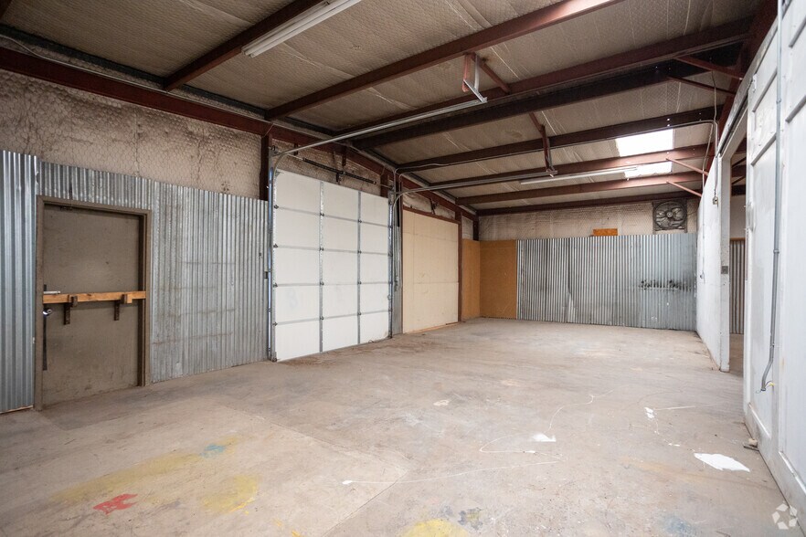 More Photos Of 113 Gold Ave, Grants Light Manufacturing For Sale