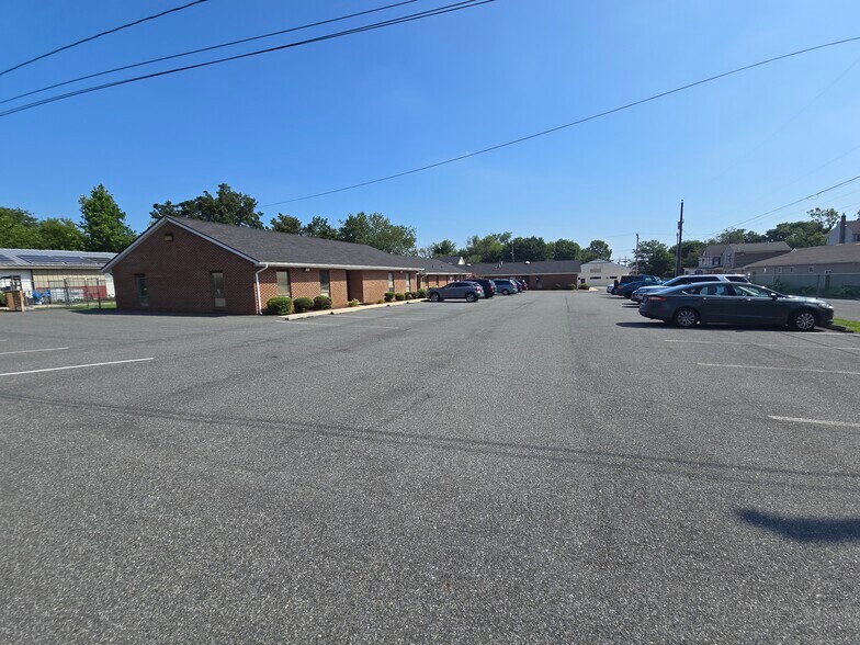 More Photos Of 213 N Main St, Smyrna Medical For Lease