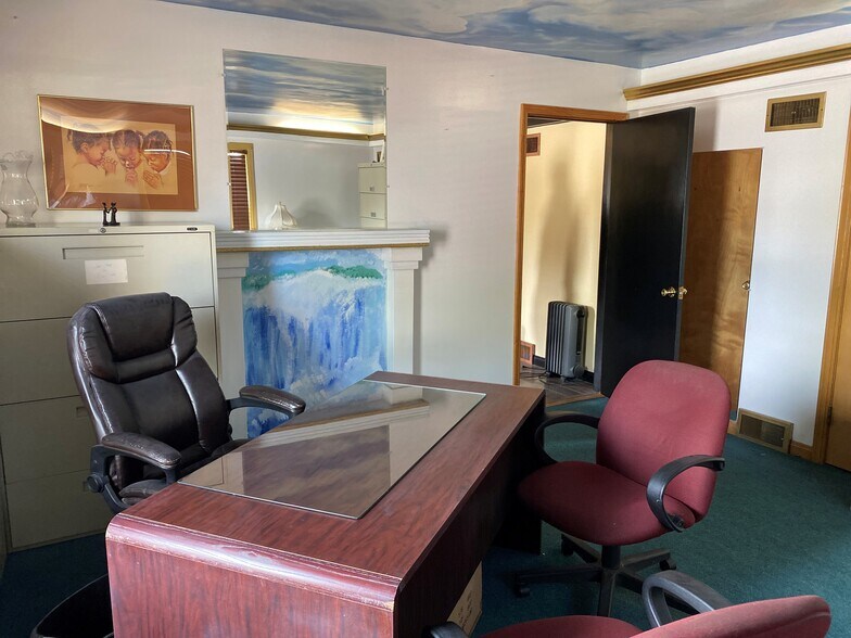 More Photos Of 2926 Pine Ave, Erie Office For Sale