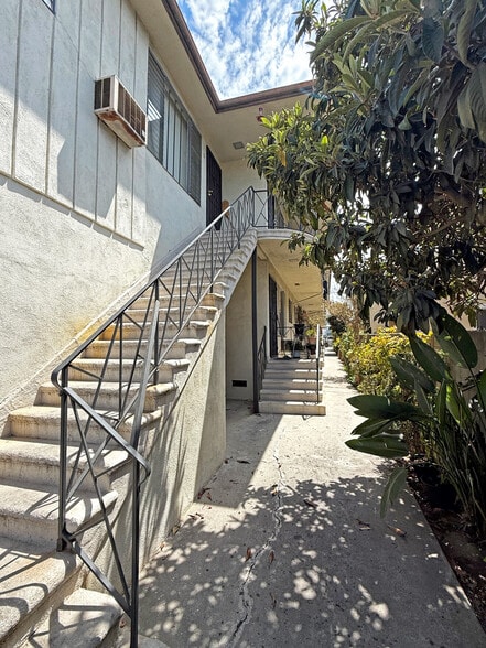 More Photos Of 1212 N New Hampshire Ave, Los Angeles Apartments For Sale